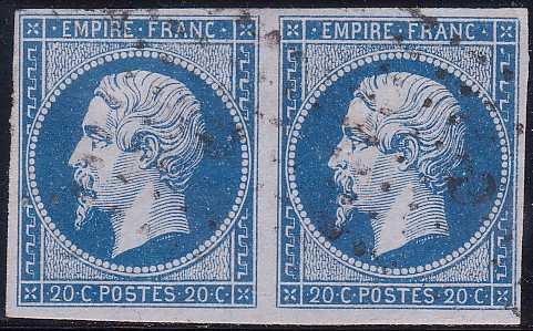 n°14A en paire, le timbre de droite avec grosse tâche blanche